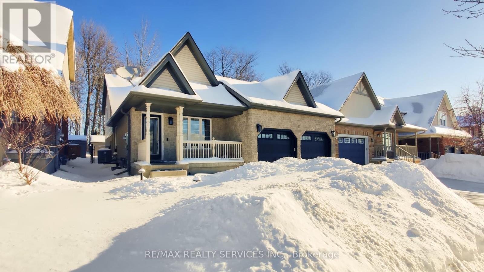 37 Abbey Road, Orangeville, Ontario  L9W 5E3 - Photo 3 - W12750406