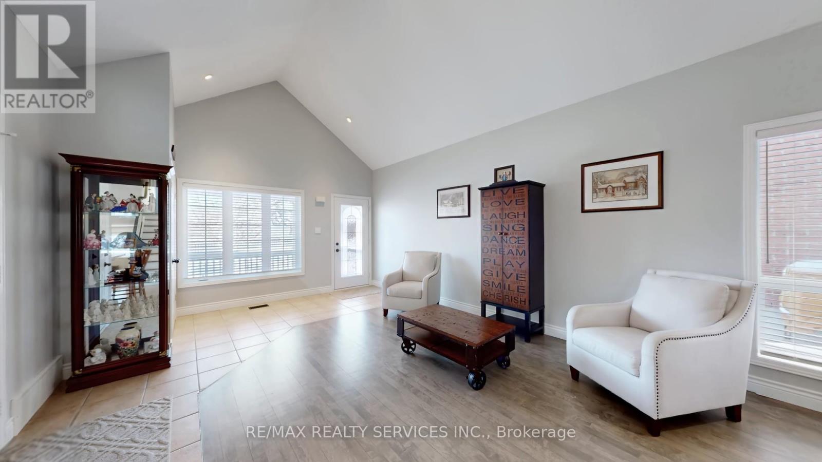 37 Abbey Road, Orangeville, Ontario  L9W 5E3 - Photo 5 - W12750406