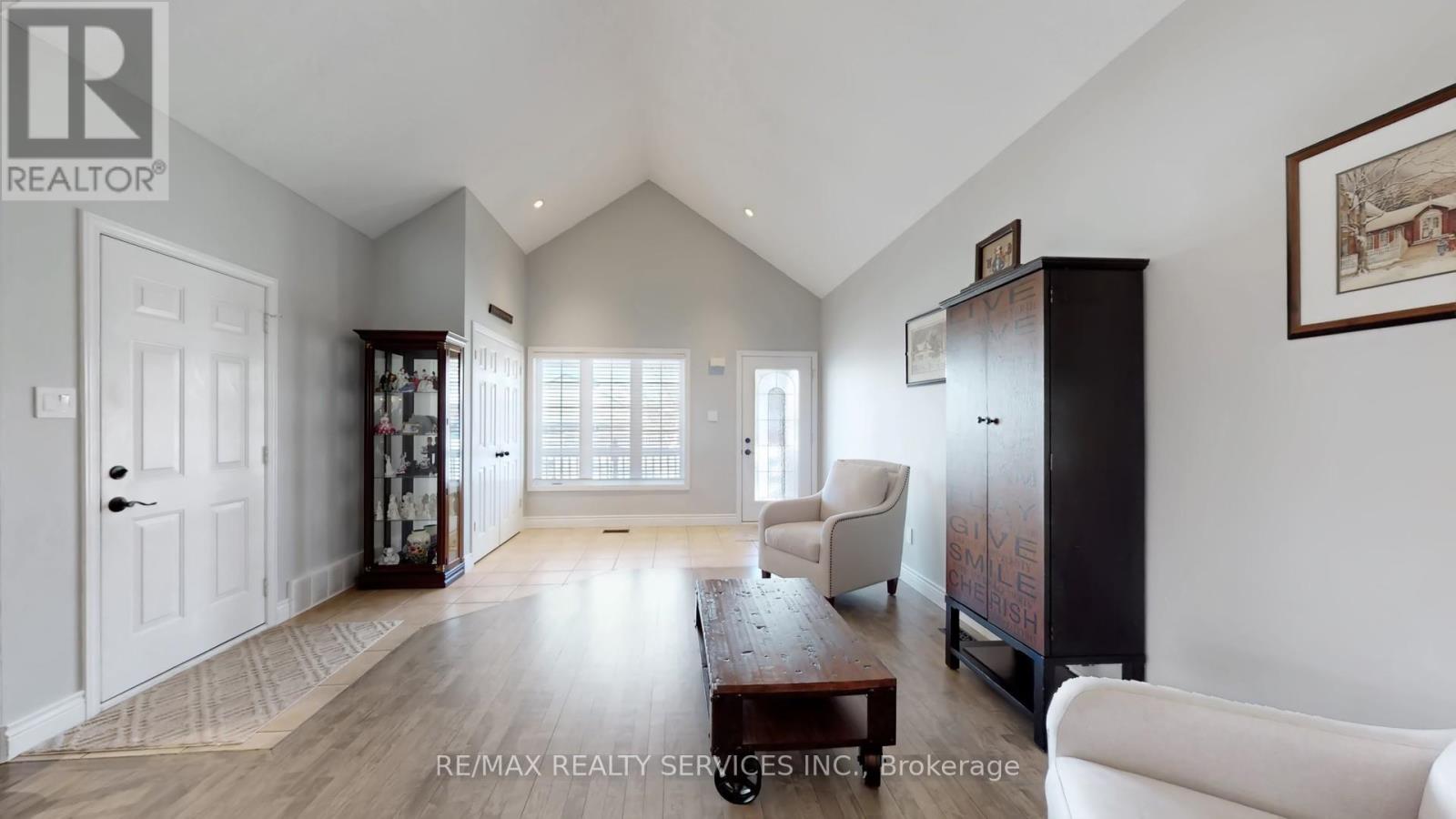 37 Abbey Road, Orangeville, Ontario  L9W 5E3 - Photo 6 - W12750406