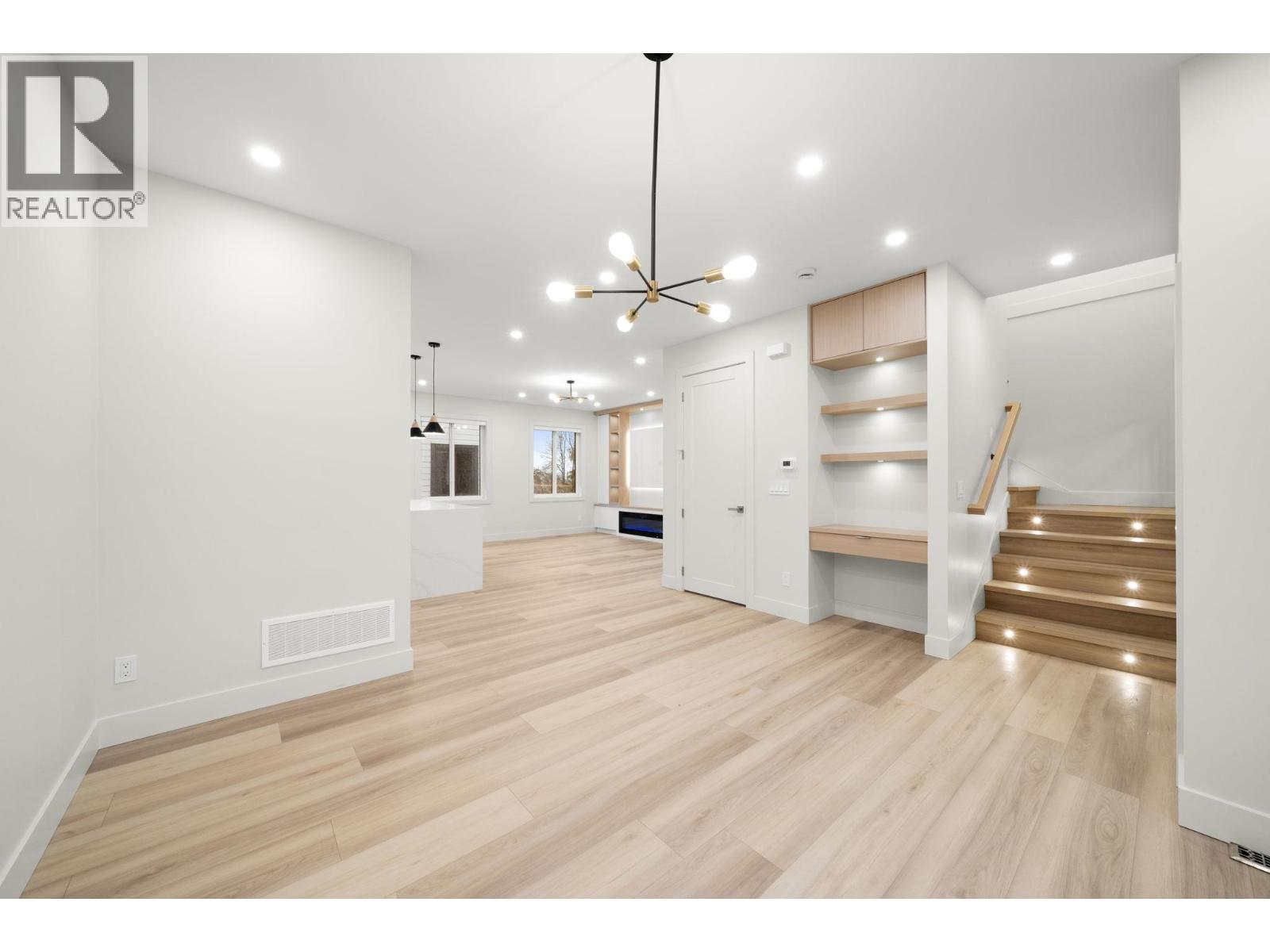 3 3881 Hurst Street, Burnaby, British Columbia  V5J 1M4 - Photo 9 - R3085216