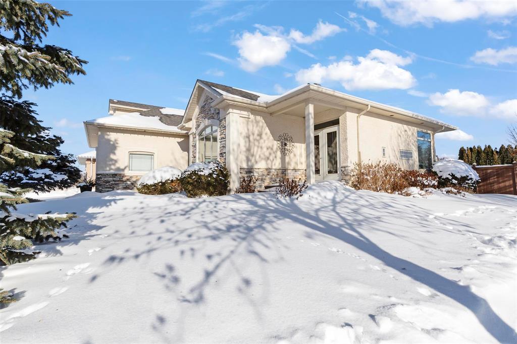 3 Parkview Crescent, Steinbach, Manitoba  R5G 2A2 - Photo 1 - 202601522