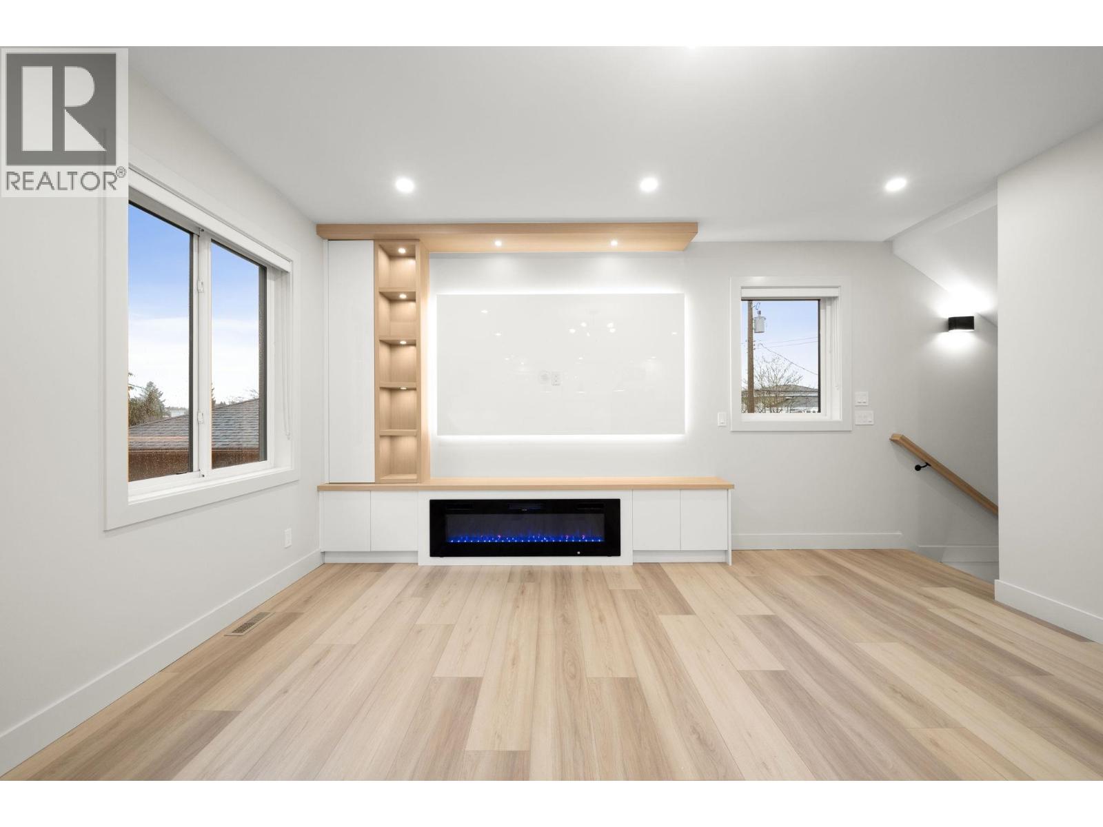 3 3881 Hurst Street, Burnaby, British Columbia  V5J 1M4 - Photo 6 - R3085216