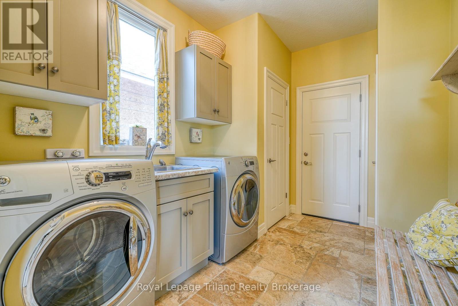 1142 Caen Avenue, Woodstock, Ontario  N4T 0G3 - Photo 23 - X12750514