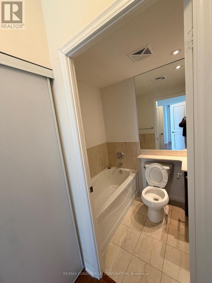 1912 - 628 Fleet Street, Toronto, Ontario  M5V 1A9 - Photo 23 - C12749690