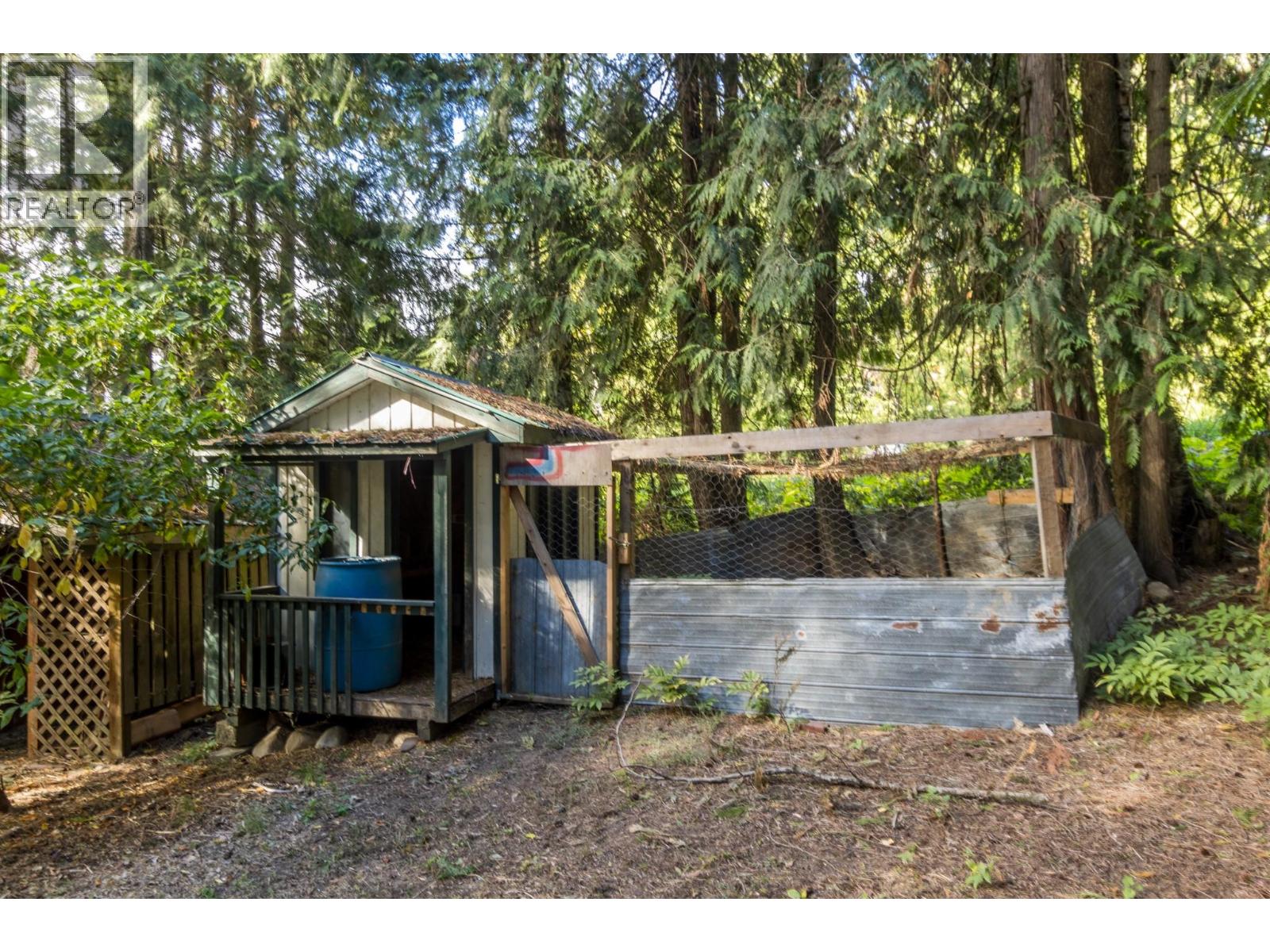 5246 Mayfair Road Se, Salmon Arm, British Columbia  V1E 2P8 - Photo 25 - 10374296