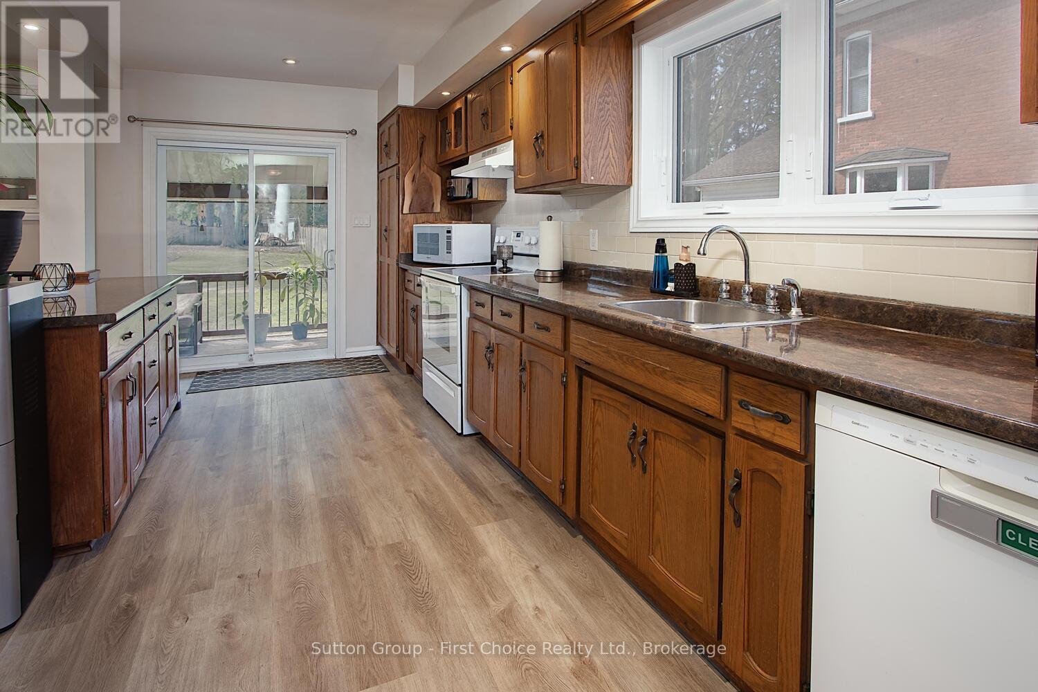 183 Huron Road, Perth South, Ontario  N0K 1X0 - Photo 12 - X12750426