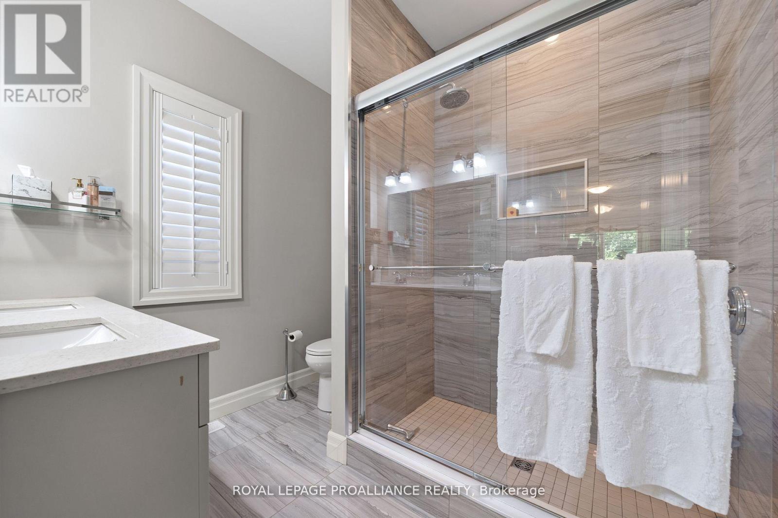 27 Autumn Grove, Quinte West, Ontario  K8V 0G9 - Photo 11 - X12750666