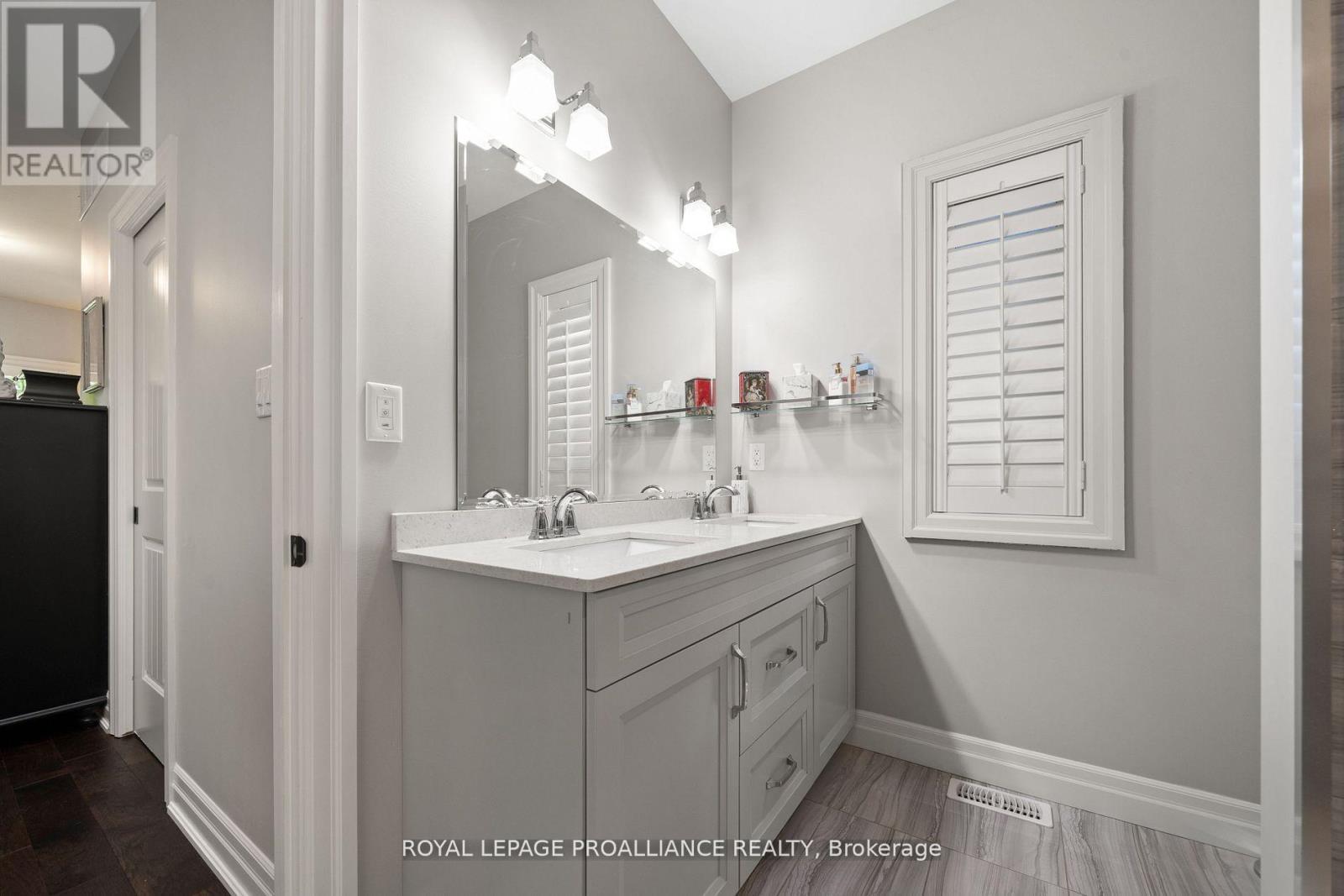 27 Autumn Grove, Quinte West, Ontario  K8V 0G9 - Photo 13 - X12750666