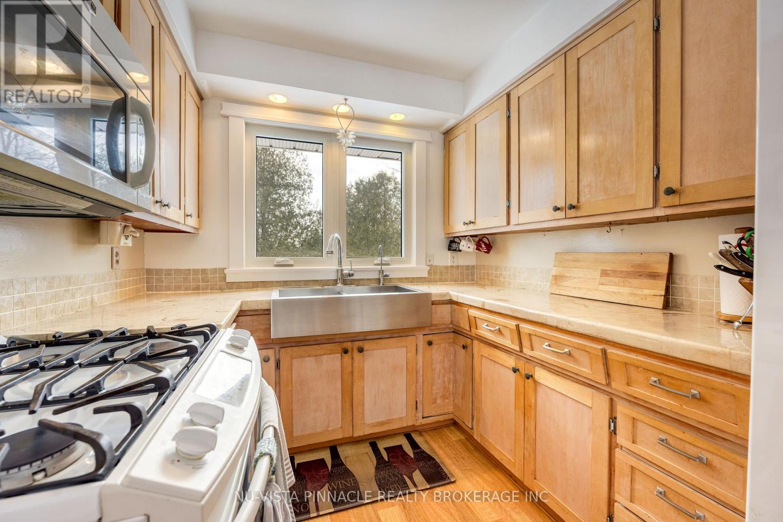 3567 Egremont Road, Plympton-Wyoming, Ontario  N0M 1E0 - Photo 15 - X12750470