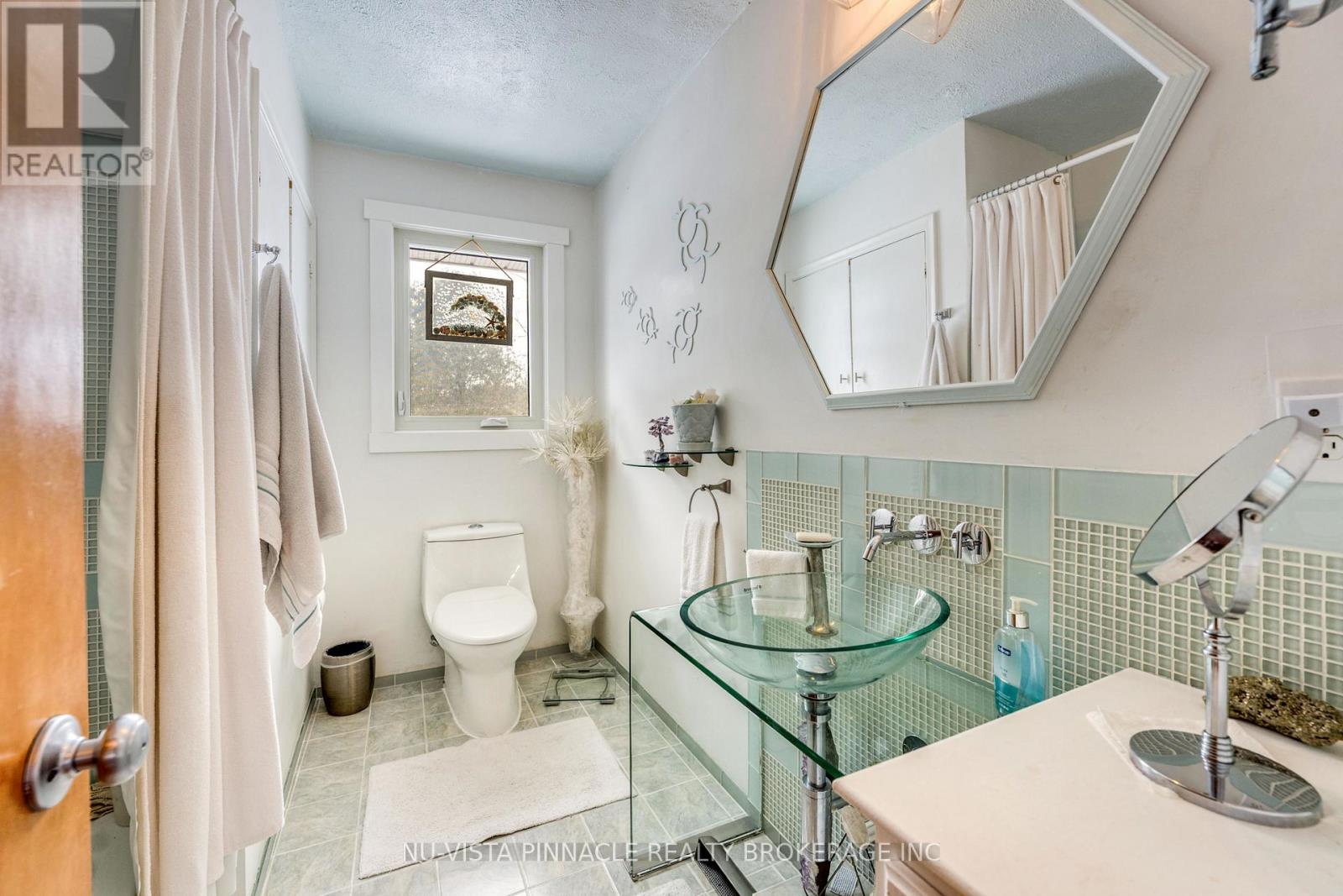 3567 Egremont Road, Plympton-Wyoming, Ontario  N0M 1E0 - Photo 17 - X12750470