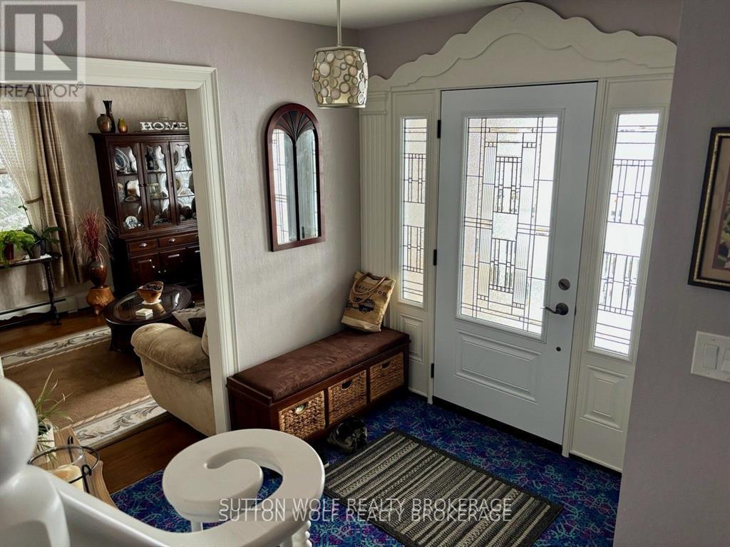 315 Caradoc Street N, Strathroy-Caradoc, Ontario  N7G 2N1 - Photo 2 - X12750586