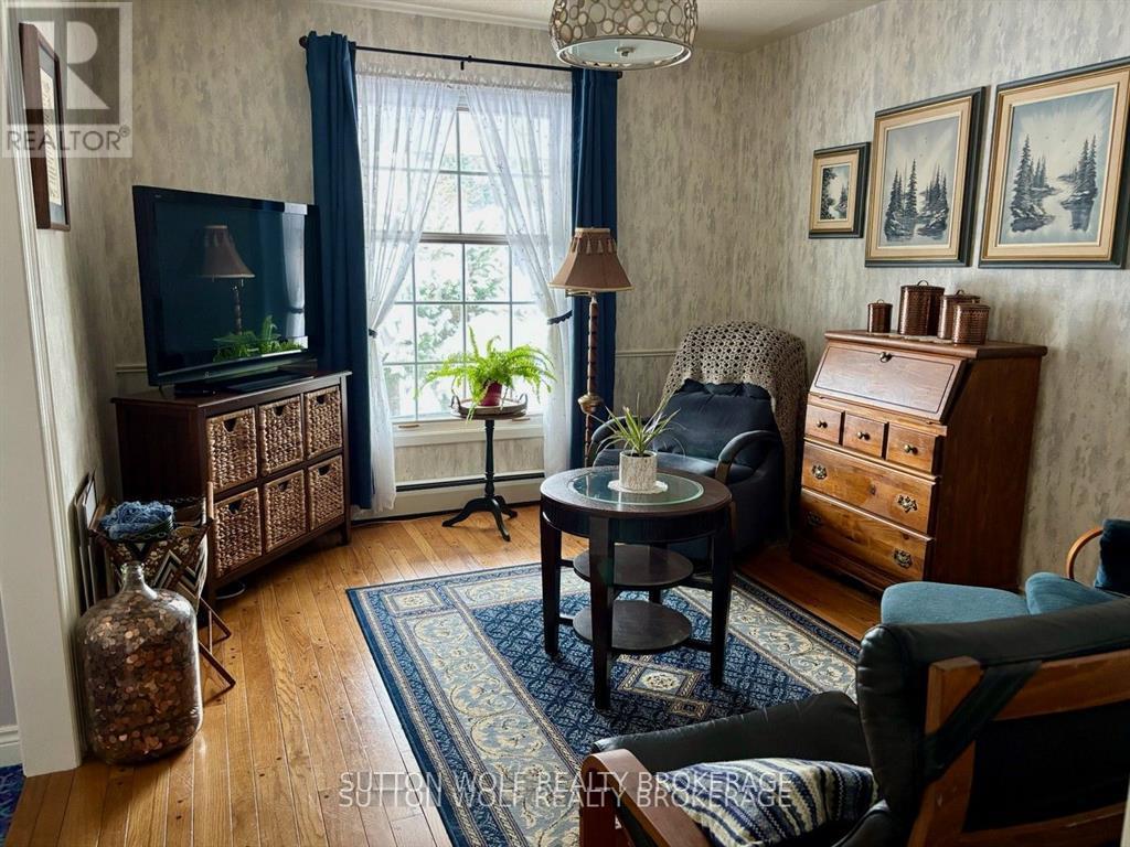 315 Caradoc Street N, Strathroy-Caradoc, Ontario  N7G 2N1 - Photo 4 - X12750586