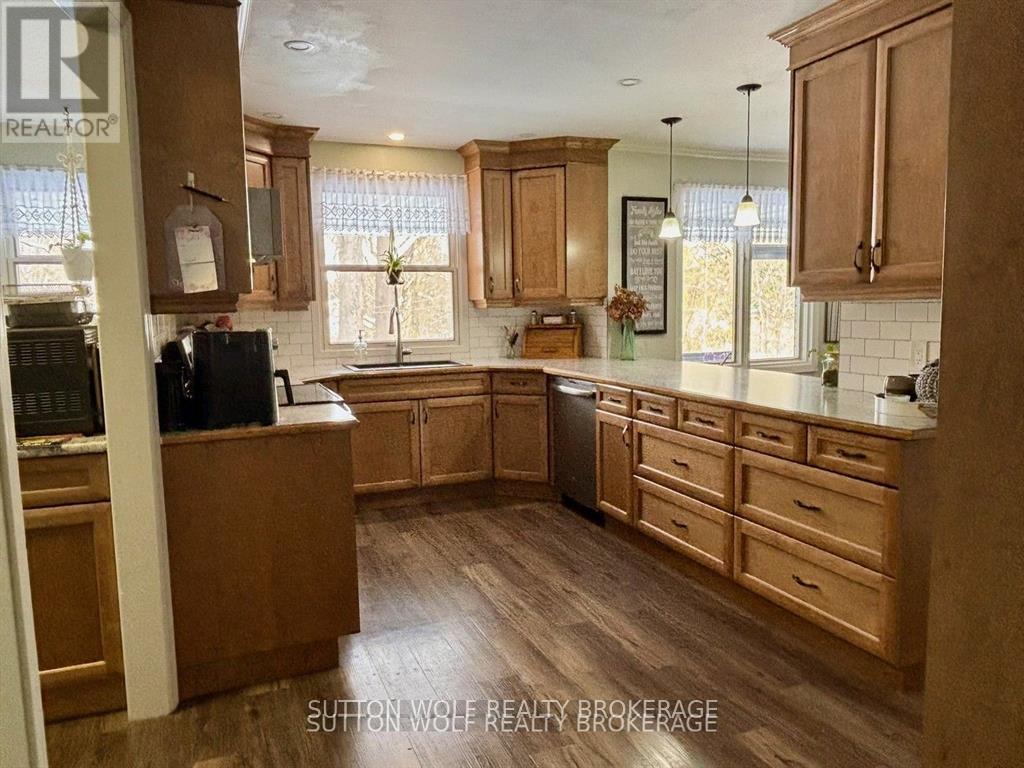 315 Caradoc Street N, Strathroy-Caradoc, Ontario  N7G 2N1 - Photo 9 - X12750586