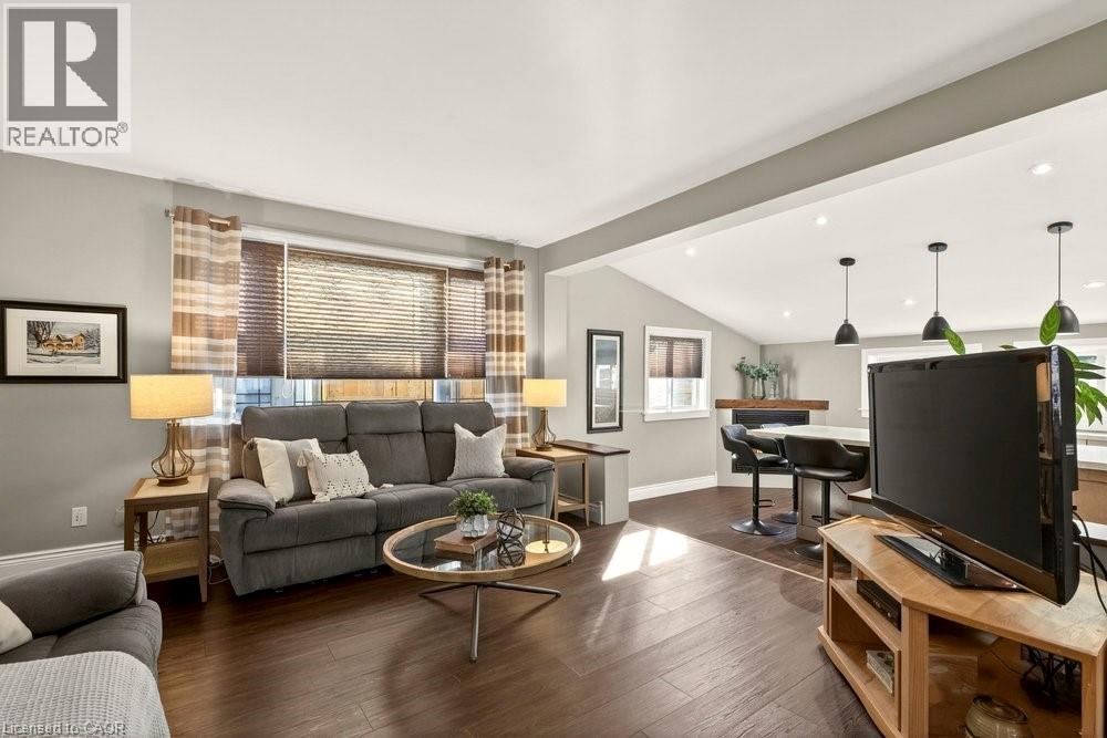 44 James Street, Dundas, Ontario  L9H 2J6 - Photo 12 - 40799725