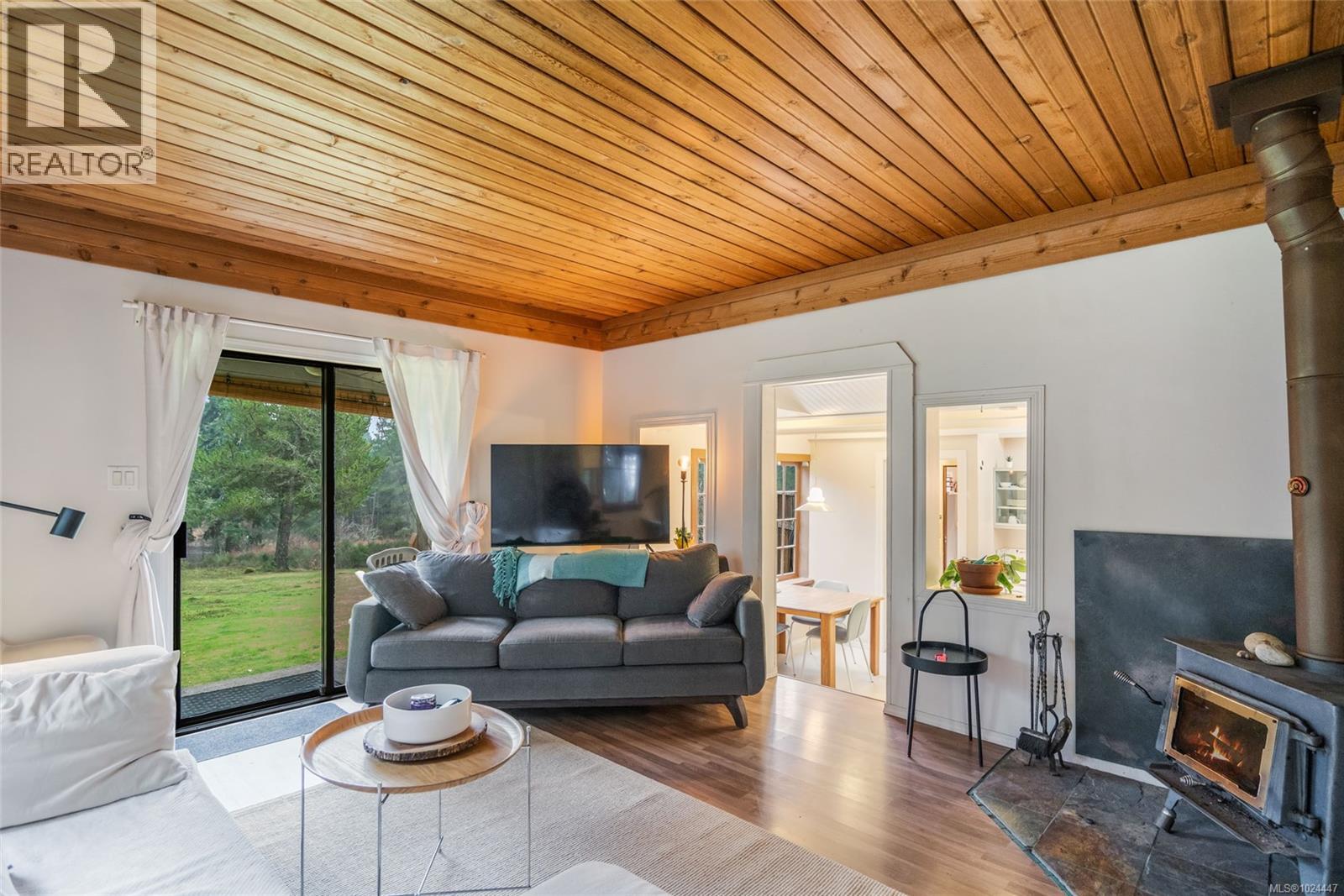 1980 Grafton Ave, Errington, British Columbia  V0R 1V0 - Photo 5 - 1024447