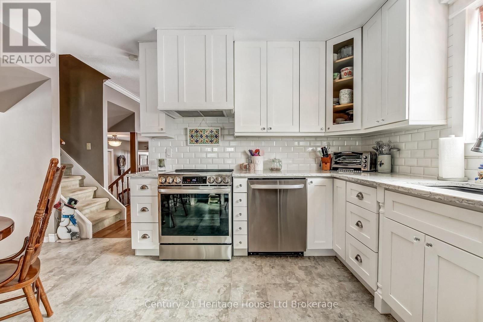 11 John Davies Drive, Woodstock, Ontario  N4T 1M9 - Photo 10 - X12750700