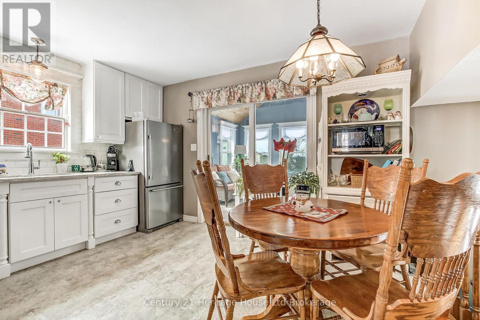 11 John Davies Drive, Woodstock, Ontario  N4T 1M9 - Photo 8 - X12750700