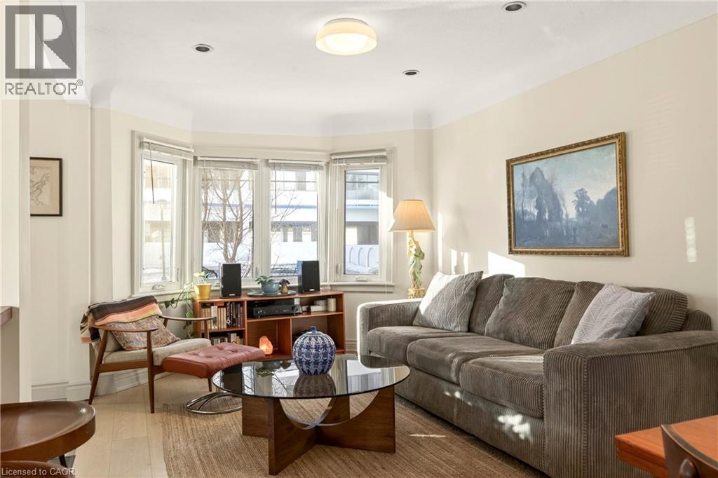 136 Hunter Street W, Hamilton, Ontario  L8P 1R1 - Photo 3 - 40801119