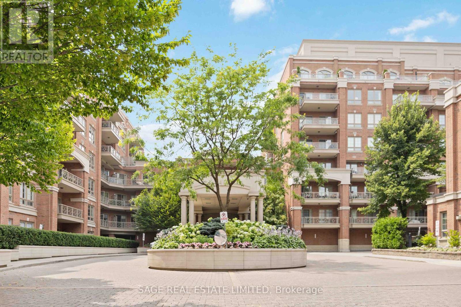 212 - 20 Burkebrook Place, Toronto, Ontario  M4G 0A1 - Photo 2 - C12750450