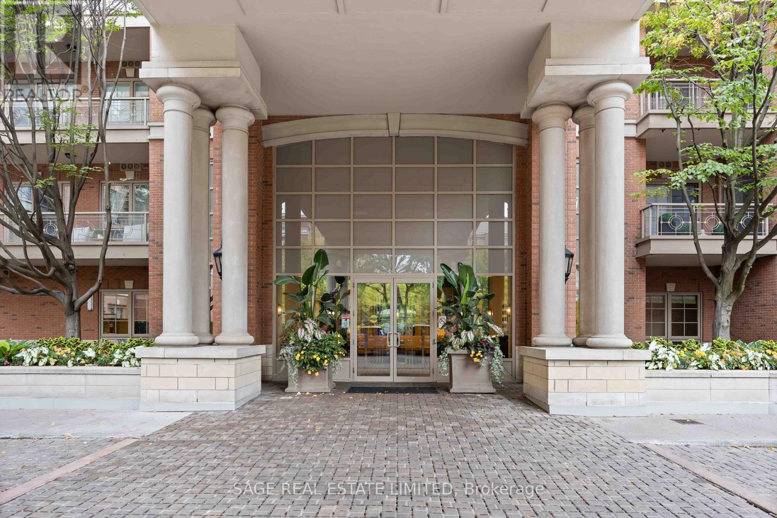 212 - 20 Burkebrook Place, Toronto, Ontario  M4G 0A1 - Photo 4 - C12750450