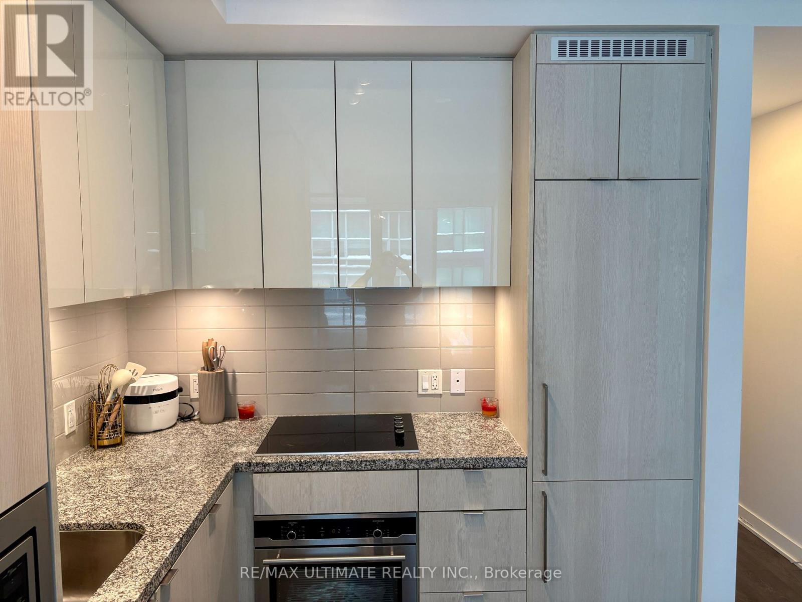 3310 - 125 Blue Jays Way, Toronto, Ontario  M5V 0N5 - Photo 3 - C12750486