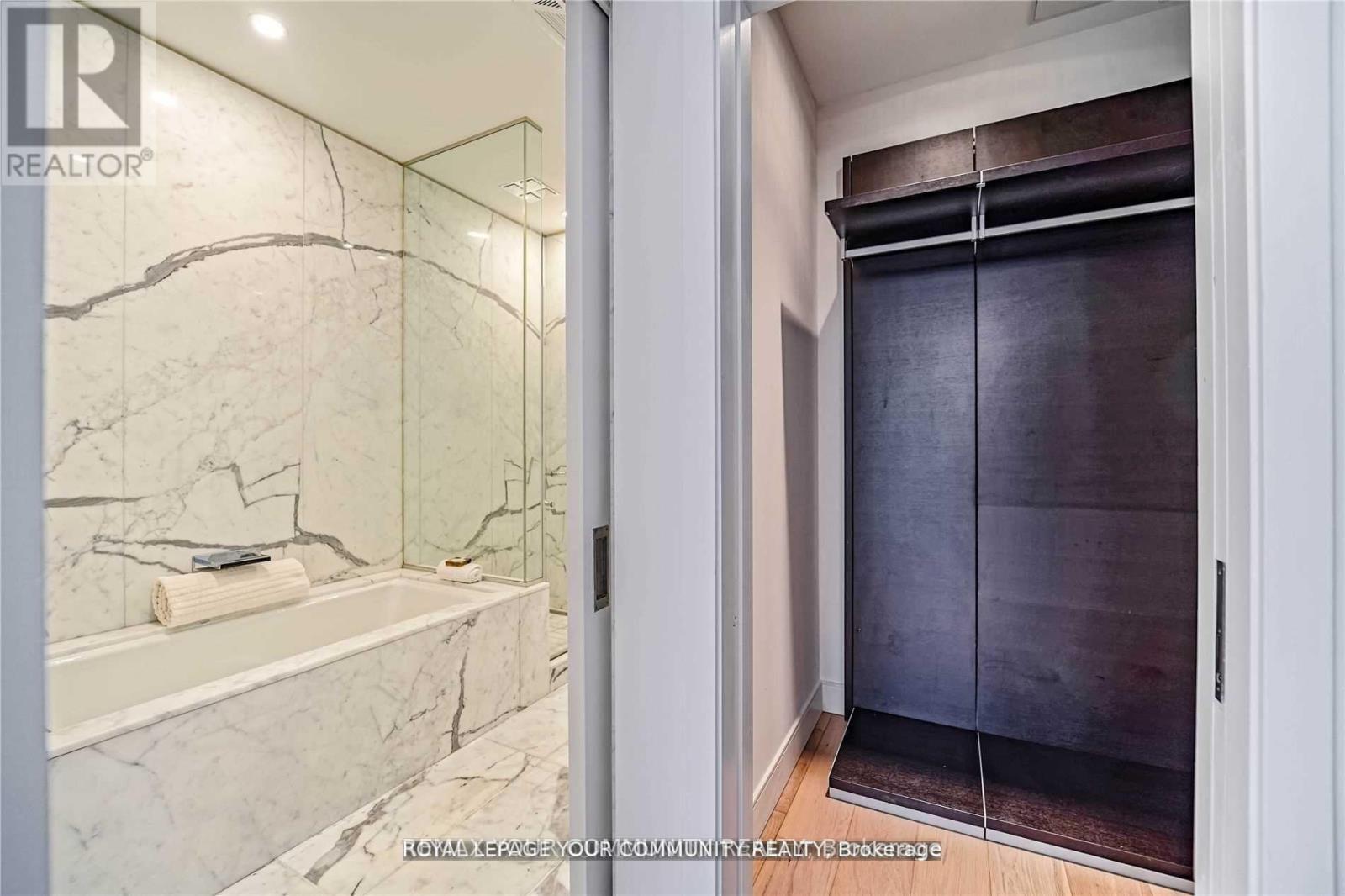 5207 - 180 University Avenue, Toronto, Ontario  M5H 0A2 - Photo 16 - C12750504