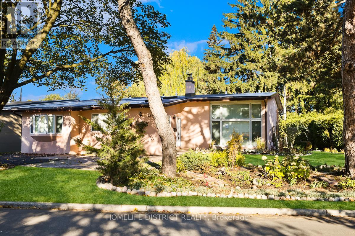 22 Greenland Road, Toronto, Ontario  M3C 1N2 - Photo 3 - C12750508