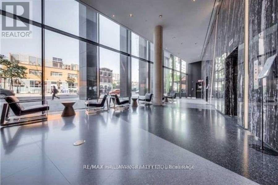 2404 - 125 Peter Street, Toronto, Ontario  M5V 0M2 - Photo 2 - C12750596