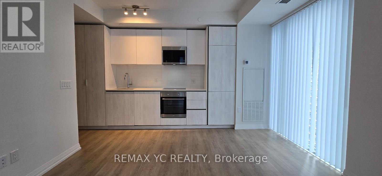 4205 - 8 Widmer Street, Toronto, Ontario  M5V 0W6 - Photo 2 - C12750626