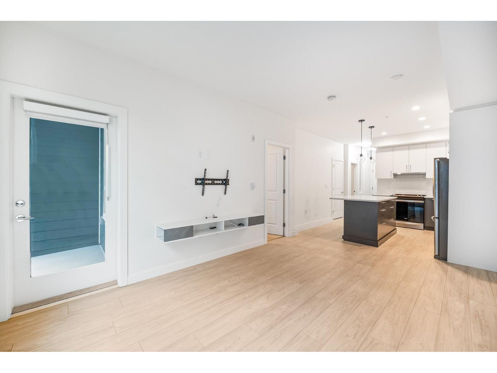 B306 20834 80 Avenue, Langley, British Columbia  V2Y 3M4 - Photo 3 - R3085079