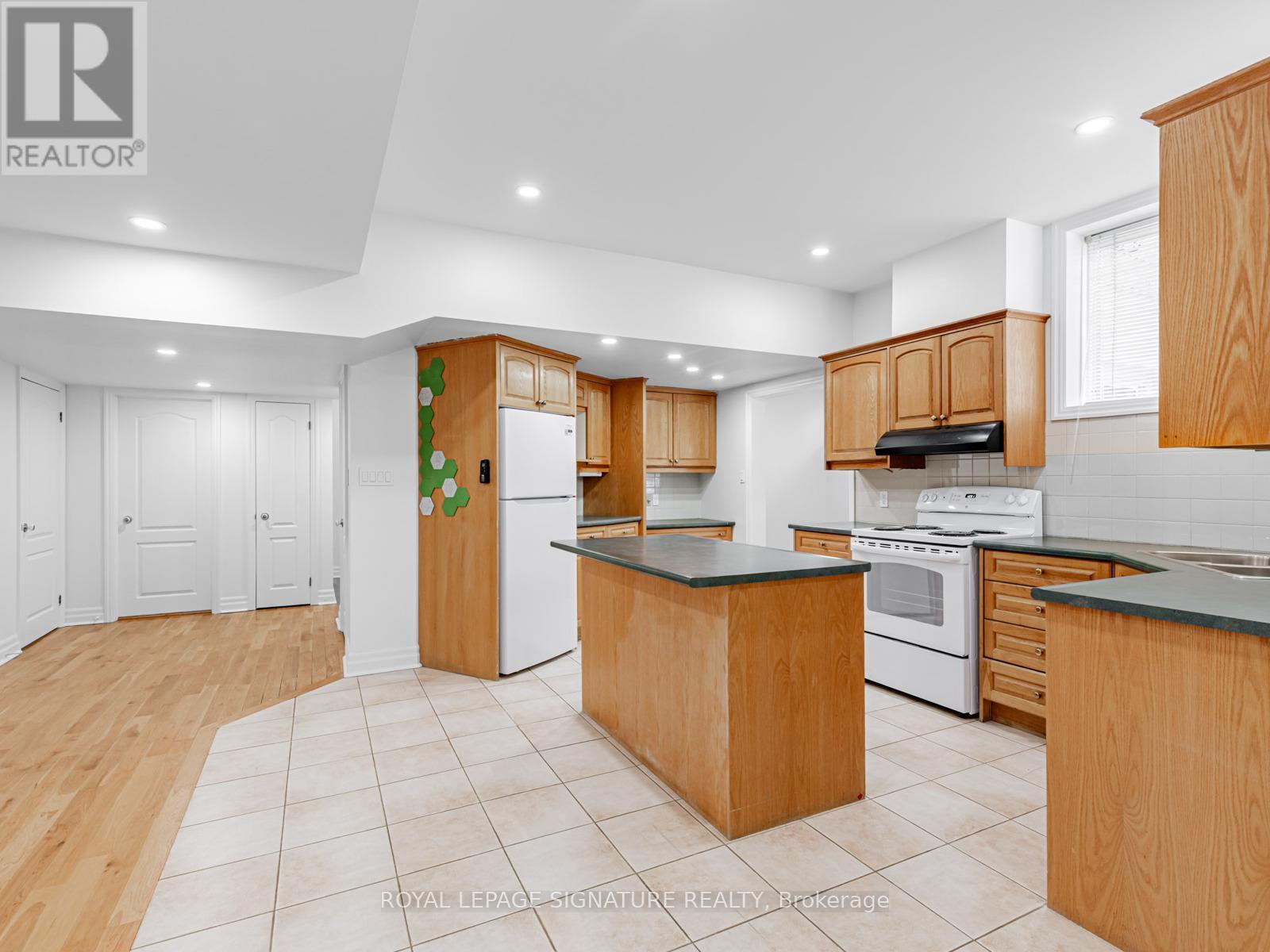 Lower - 44 Thatcher Avenue, Toronto, Ontario  M1M 2M2 - Photo 6 - E12750556