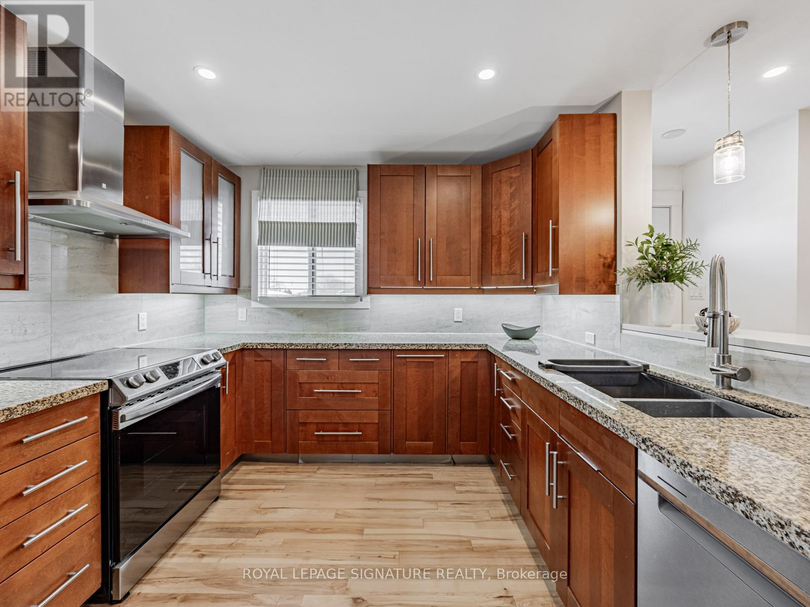 Upper - 706 Annland Street, Pickering, Ontario  L1W 1B3 - Photo 8 - E12750600