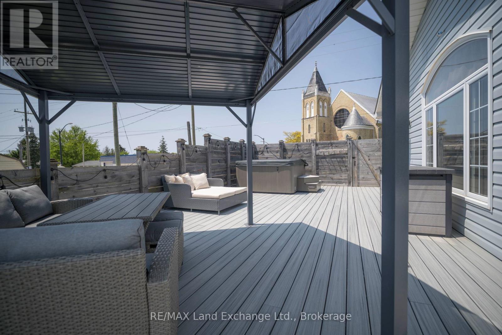 511 Havelock Street, Huron-Kinloss, Ontario  N0G 2H0 - Photo 9 - X12372855