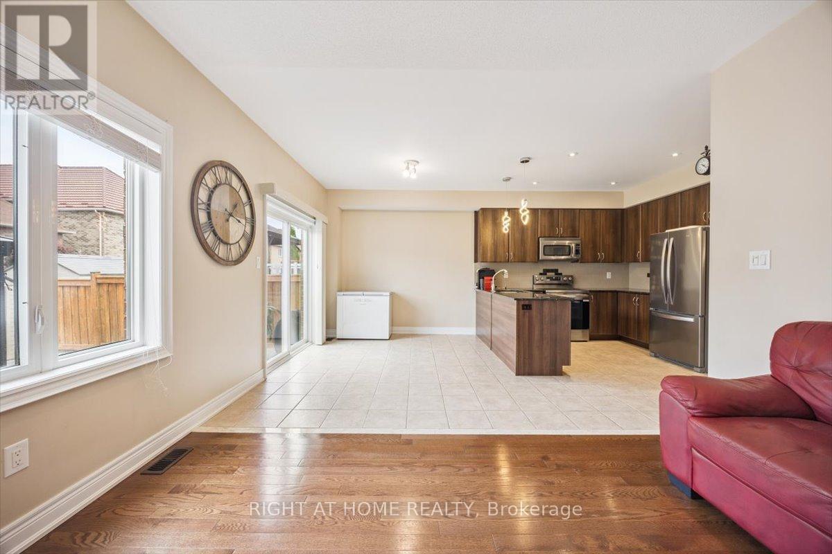 166 Gardiner Drive, Bradford West Gwillimbury (Bradford), Ontario  L3Z 0J5 - Photo 18 - N12750518