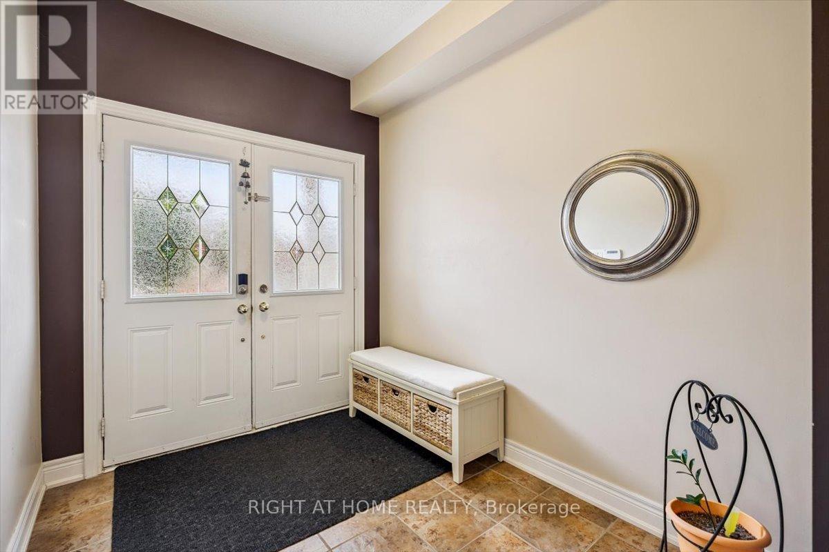 166 Gardiner Drive, Bradford West Gwillimbury (Bradford), Ontario  L3Z 0J5 - Photo 4 - N12750518