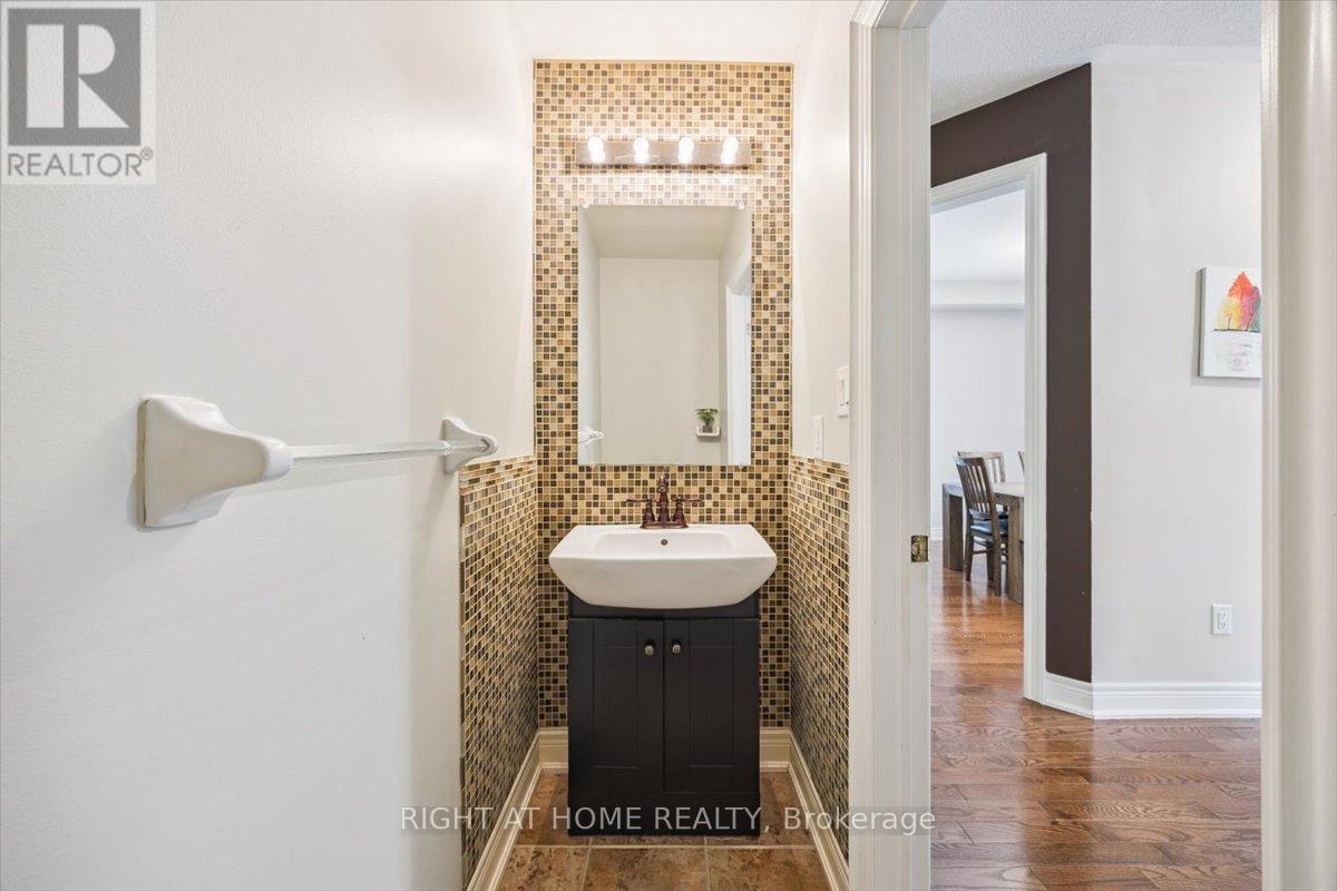 166 Gardiner Drive, Bradford West Gwillimbury (Bradford), Ontario  L3Z 0J5 - Photo 7 - N12750518