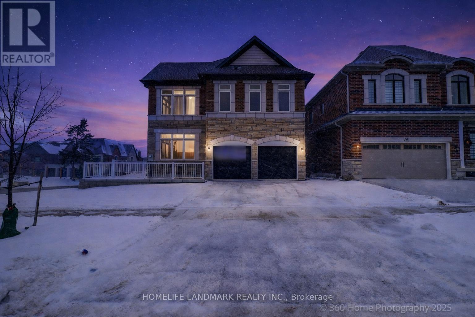 8 MAPLETON STREET, Richmond Hill, Ontario