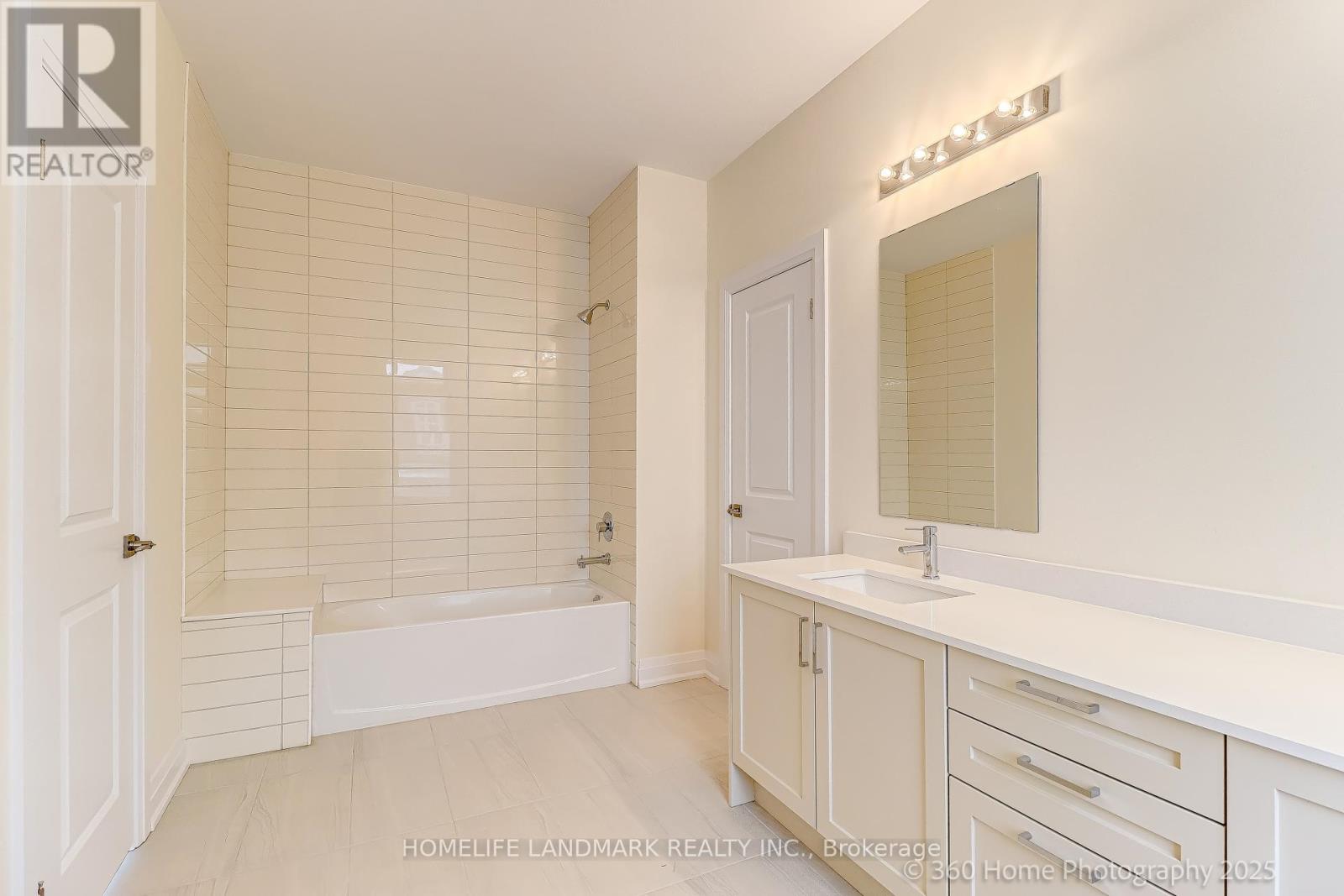 8 Mapleton Street, Richmond Hill, Ontario  L4E 1N1 - Photo 17 - N12750546