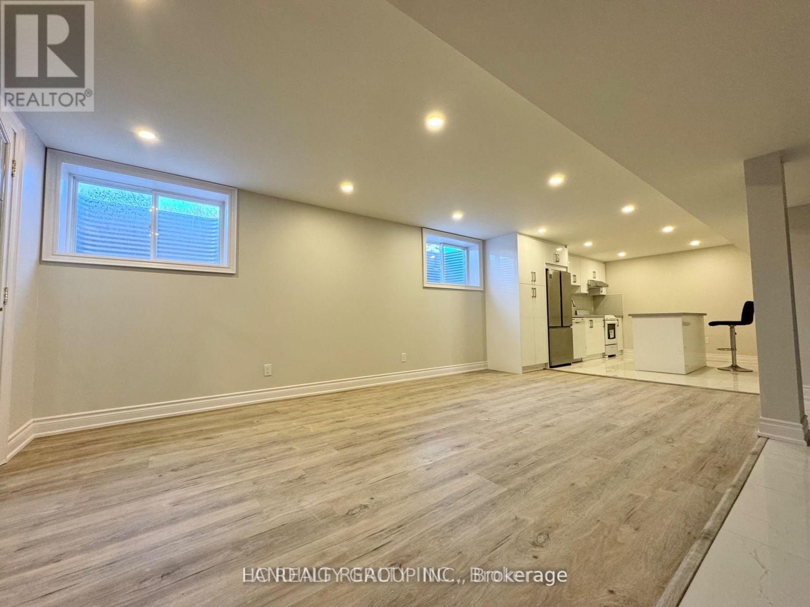 Lower 2 Barker Court, Markham, Ontario  L3P 3X8 - Photo 2 - N12750670