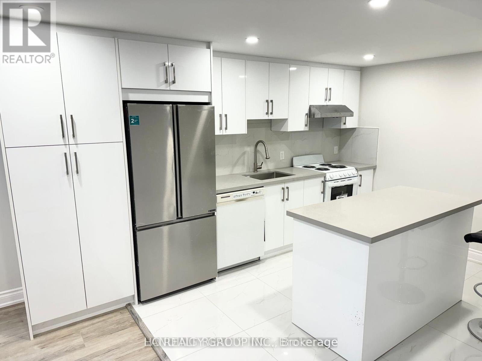 Lower 2 Barker Court, Markham, Ontario  L3P 3X8 - Photo 4 - N12750670