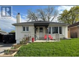 9 HOLBEACH ROAD, Toronto, Ontario