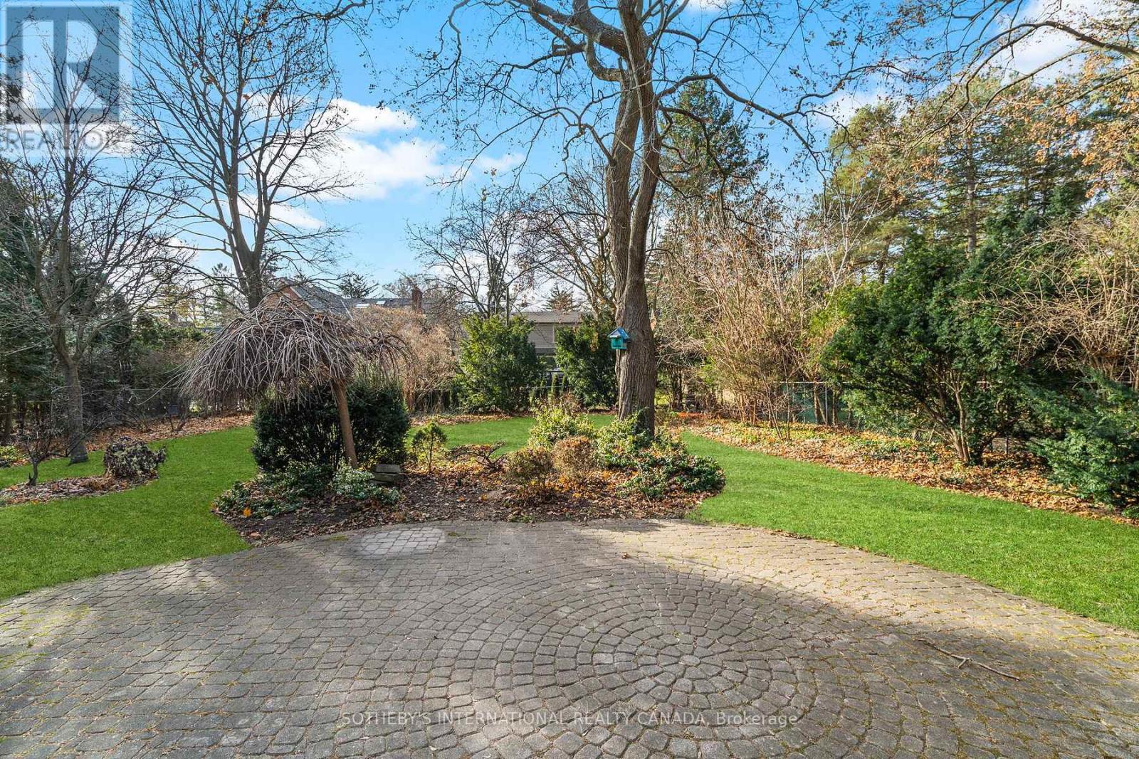 56 Edgehill Road, Toronto, Ontario  M9A 4N5 - Photo 10 - W12750500