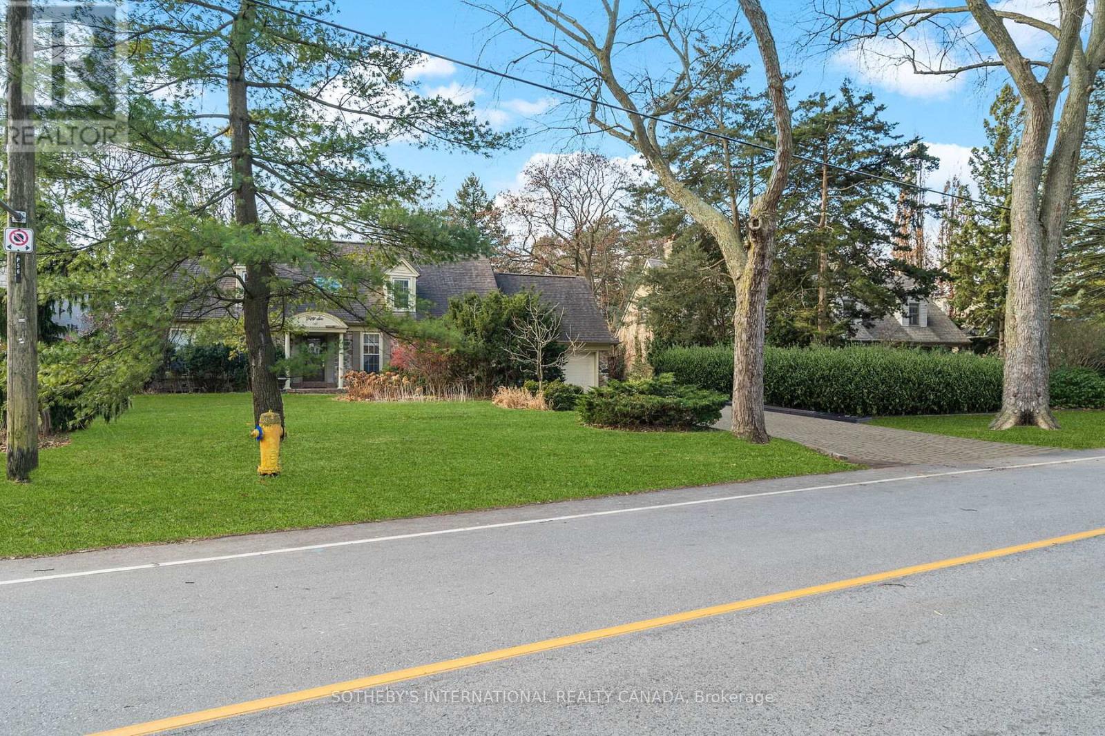 56 Edgehill Road, Toronto, Ontario  M9A 4N5 - Photo 3 - W12750500