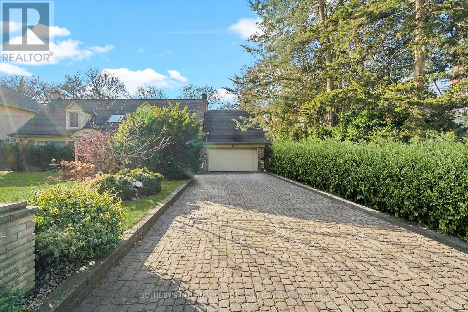 56 Edgehill Road, Toronto, Ontario  M9A 4N5 - Photo 5 - W12750500