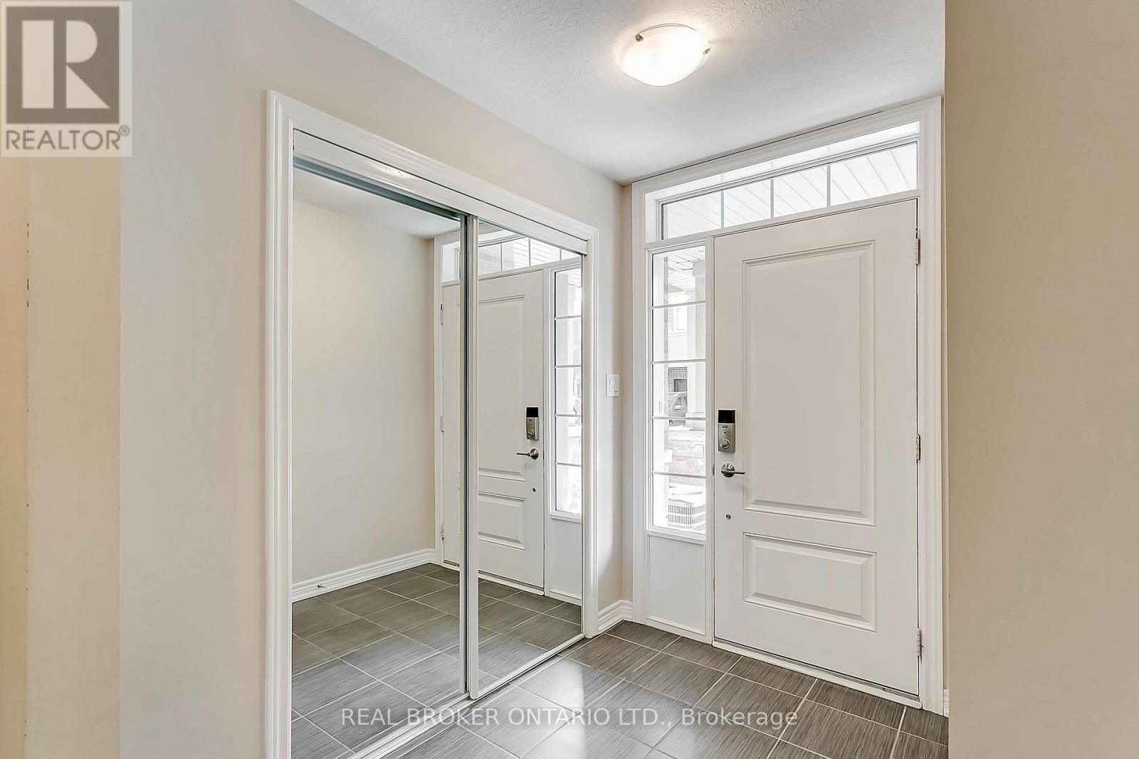 3102 Cornell Common, Oakville, Ontario  L6H 7E3 - Photo 5 - W12750522