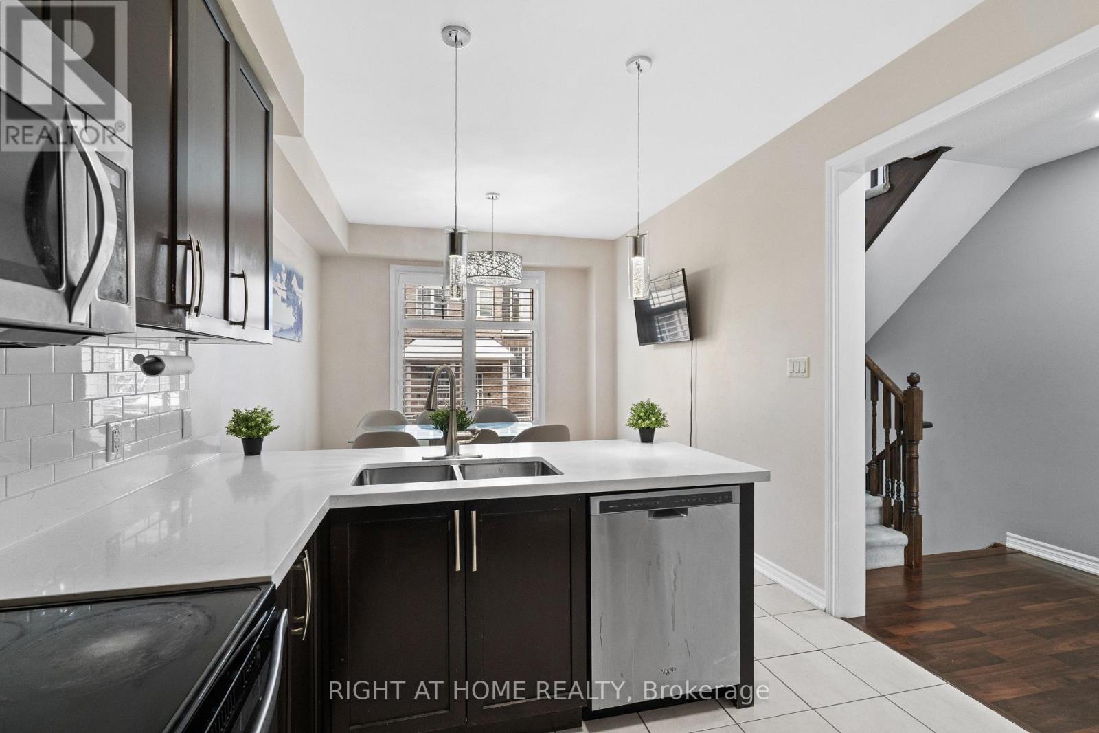 9 Magdalene Crescent, Brampton, Ontario  L6Z 0B4 - Photo 6 - W12750572