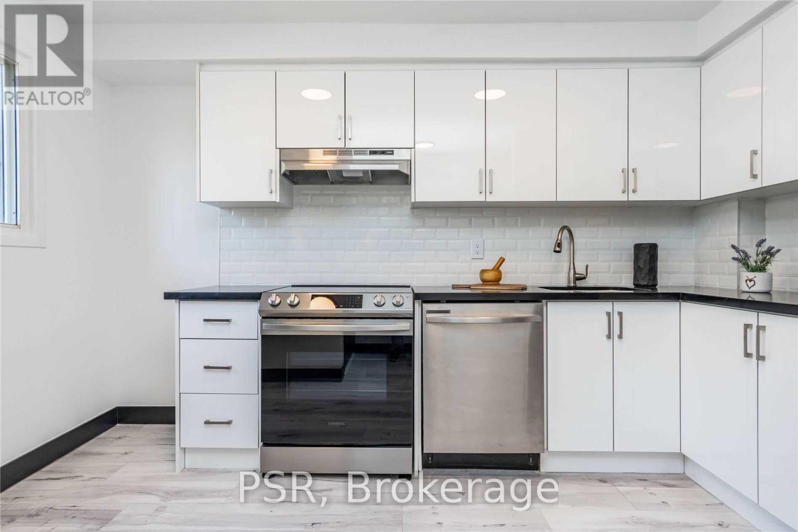 6 - 2 Blackthorn Avenue, Toronto (Weston-Pellam Park), Ontario  M6N 3H5 - Photo 2 - W12750576