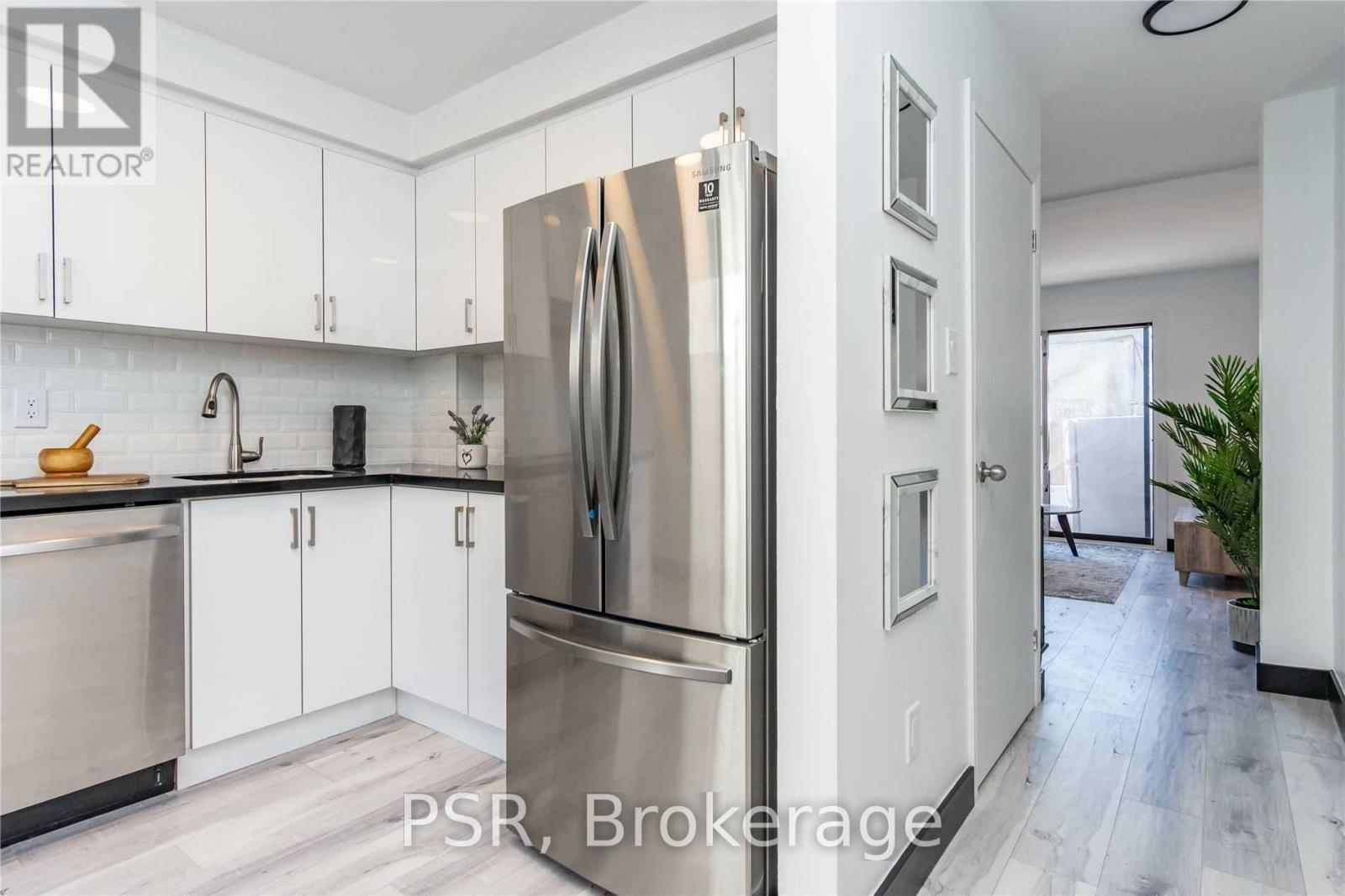 6 - 2 Blackthorn Avenue, Toronto (Weston-Pellam Park), Ontario  M6N 3H5 - Photo 3 - W12750576