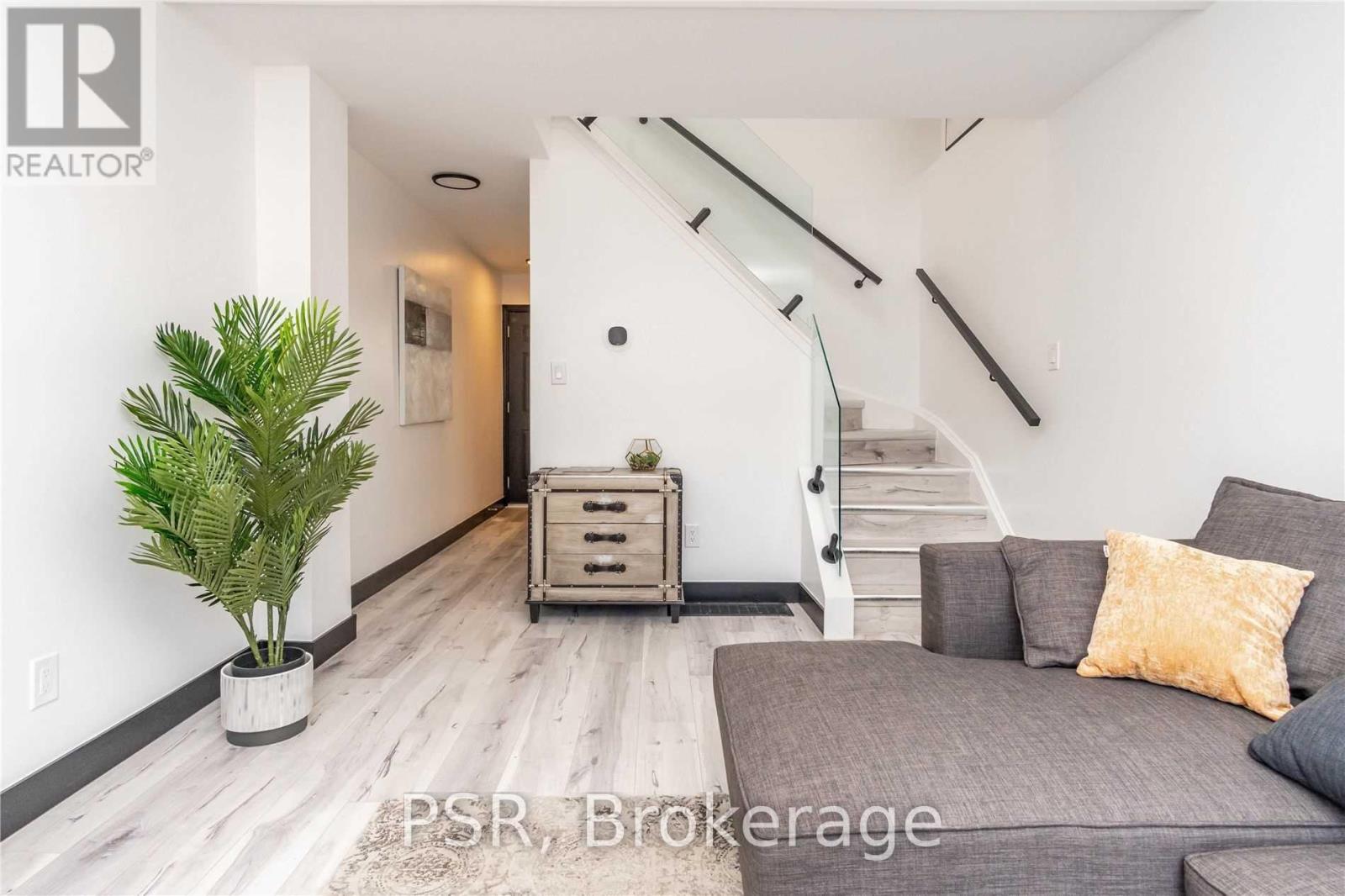 6 - 2 Blackthorn Avenue, Toronto (Weston-Pellam Park), Ontario  M6N 3H5 - Photo 6 - W12750576