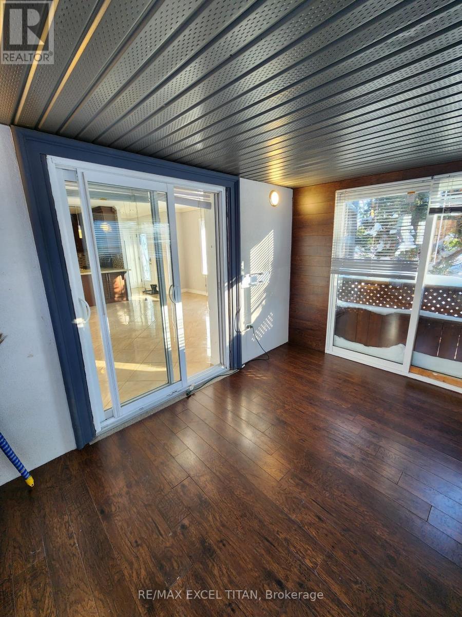 12 Wickford Drive, Toronto, Ontario  M6L 1K7 - Photo 11 - W12750624